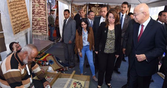 رئيس الوزراء: المرحلة المقبلة تشمل تشريعات جديدة للنهوض بالصناعات الصغيرة