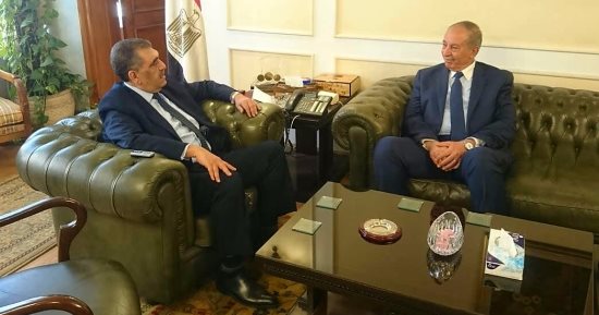 وزير قطاع الأعمال العام يلتقى محافظ البحر الأحمر لبحث التعاون المشترك