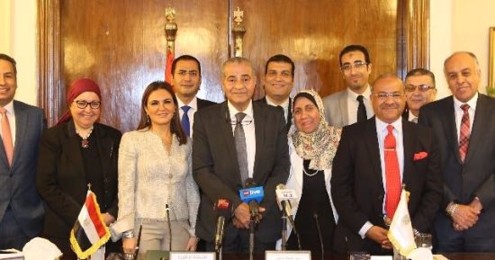 وزيرا الاستثمار والتموين يوقعان بروتوكول تعاون