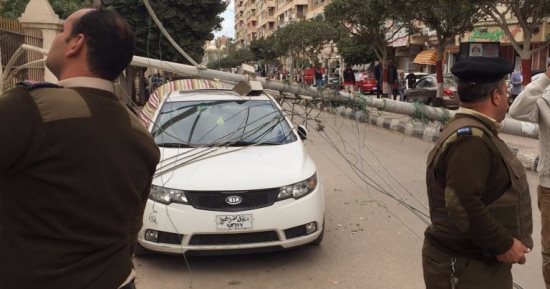 صور..سقوط عمود كهرباء والعناية الإلهية تنقذ الشارع من كارثة بكفر الشيخ
