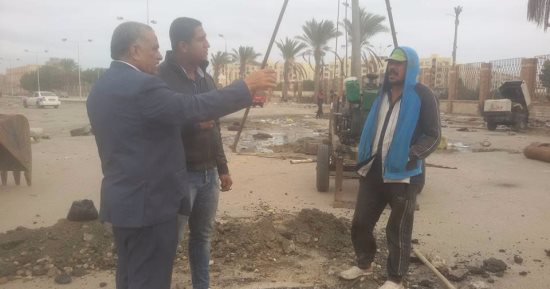 بدء أعمال حفر خط جديد للصرف الصحى بمنطقة الحراسات ببورسعيد