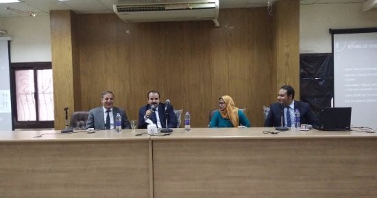 وكيل "صحة الشرقية" يتابع الدورة التدريبية لرفع كفاءة أطباء الإسنان