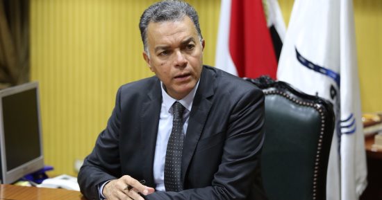 وزير النقل يطالب بتقارير عن معدلات تنفيذ مشروعات كهربة إشارات السكة الحديد