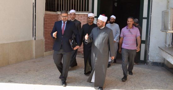 صور.. وفد من علماء من الأزهر يزور لمعهد جنوب مصر للأورام بأسيوط