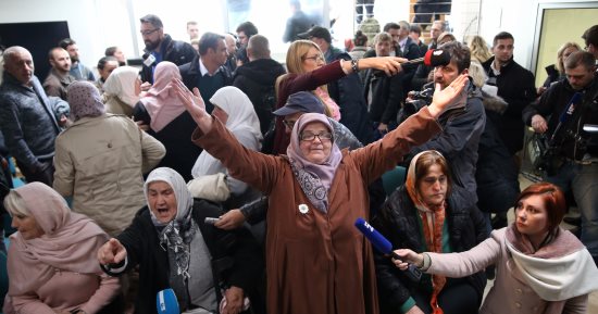 صور.. الجنائية الدولية: السجن مدى الحياة للقائد السابق لجيش صرب البوسنة