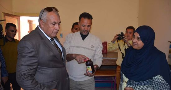 محافظ الوادى الجديد يدعم مدرسة الثانوية الزراعية بالخارجة بـ100 ألف جنيه