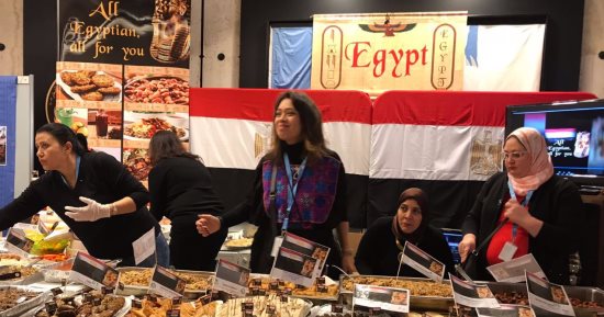 البعثة الدائمة لمصر بجنيف تشارك فى "بازار" رابطة سيدات الأمم المتحدة.. صور