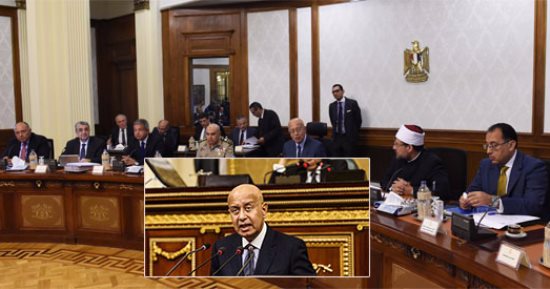 "شريف إسماعيل" يرفع شعار العمل حتى فى شدة المرض.. أصر على إعلان سفره لألمانيا للعلاج بكل شفافية ووضوح واستكمل جدول أعماله حتى المساء.. رئيس الوزراء يغادر مقر الحكومة والإبتسامة تعلو وجهه