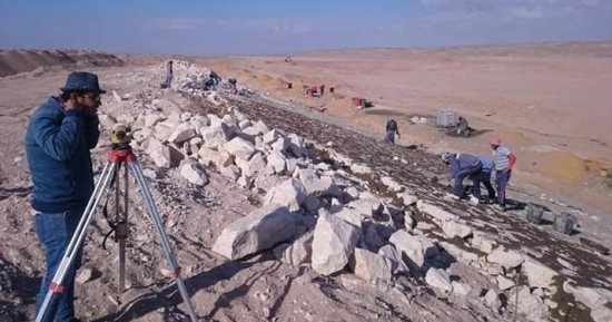 المياه الجوفية تعلن عن قرب الانتهاء من أعمال بحيرة وادى الدرب برأس غارب