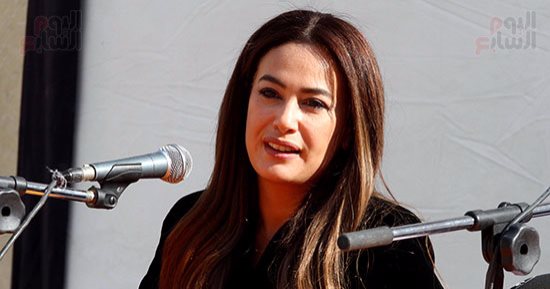 صور..بدء ندوة تكريم هند صبرى بمهرجان القاهرة السينمائى