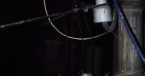 قارئ يشكو الكابلات الكهربائية العارية فى مركز البلينا سوهاج