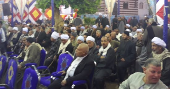 فيديو.. الآلاف يتوافدون لحضور المؤتمر الشعبى لحملة علشان تبنيها لدعم السيسى بقنا