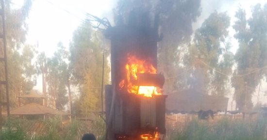 مواطن يشكو اشتعال محول كهرباء بـ"مسجد الخضر" بالمنوفية.. ورئيس "الباجور" ينفى