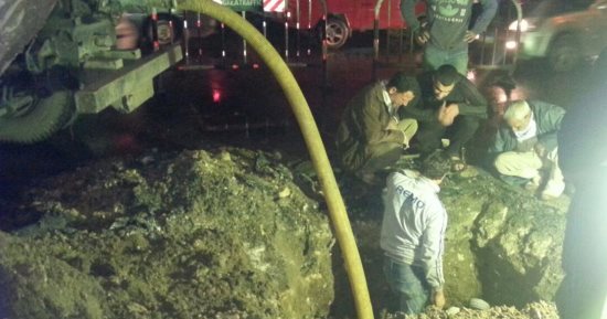 محافظ الجيزة: كسر الماسورة بميدان الجيزة لم يؤثر على المرور.. وجارى إصلاحه