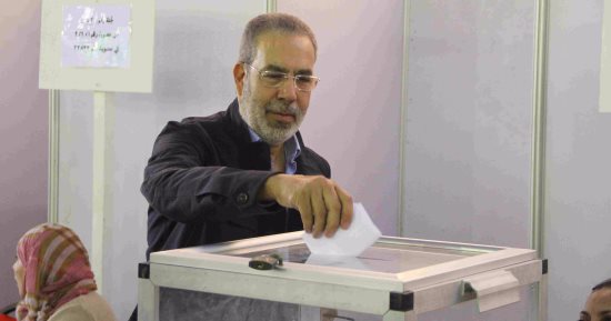 صور.. مدحت العدل وطارق لطفى يظهران فى انتخابات نادى هليوبوليس