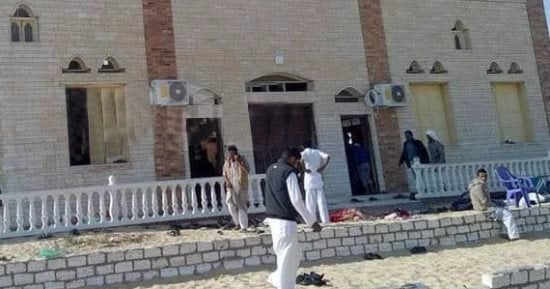 مصادر: 54 شهيدا و85 مصابا فى حادث تفجير مسجد الروضة بالعريش