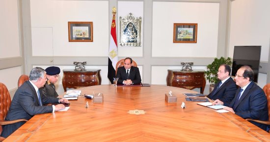 الرئيس يعقد اجتماعا عاجلا مع اللجنة الأمنية لبحث تداعيات حادث مسجد العريش