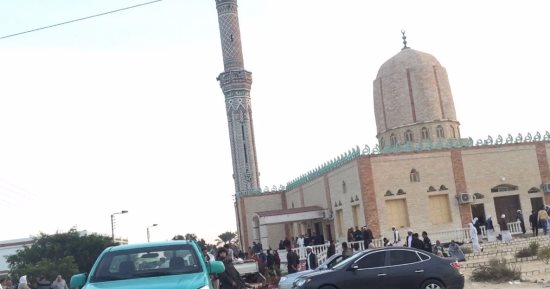 قرية الرحامنة بدمياط تتشح بالسواد لاستشهاد احد أبنائها بحادث مسجد الروضة 