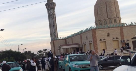 قوات الأمن تواصل تمشيط جبال سيناء بحثًا عن منفذى حادث الروضة الإرهابى
