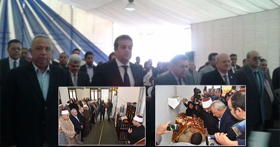 صور..الوزراء والمحافظون يقفون دقيقة حداد على شهداء سيناء..وزير الأوقاف يقبل رأس إمام مسجد الروضة..التنمية المحلية: قلوبنا تنزف وعقولنا تعمل وأيدينا ستنتج ..التعليم العالى: الإرهاب يزيدنا عزما على إتمام المسيرة 