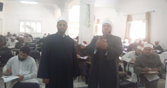 صور .. أئمة الأوقاف بالإسكندرية يؤدون إختبارات الدورة التدربية بـ4لجان