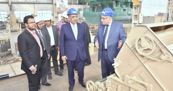 وزير قطاع الأعمال يلتقى ممثلى "باجاج" وكبريات شركات الغزل بالهند (صور)