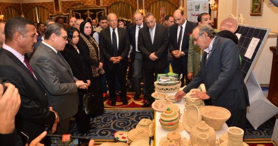 محافظ الجيزة: تفعيل مبادرة القرى المنتجة بالجيزة وإقامة معارض للمنتجات