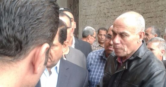 ​محافظ الغربية يقدم العزاء لأسرة شهيدى مسجد الروضة بمسقط رأسهما بميت حبيب