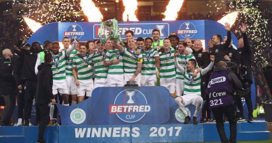 سيلتك يتوج بطلًا لكأس الدوري الاسكتلندى