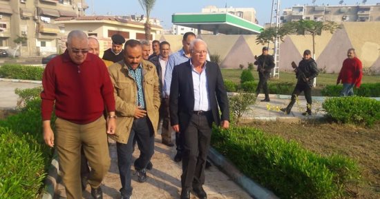  محافظ بورسعيد يوجه بحسن تقديم الخدمات لمواطنى حى الزهور