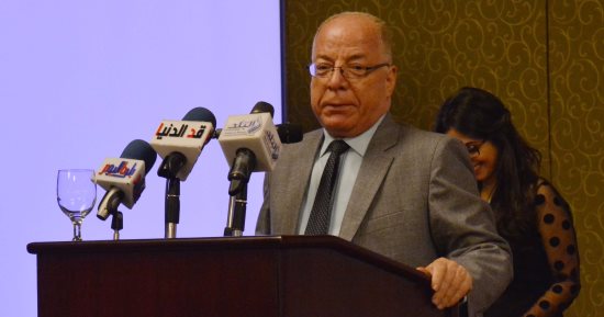 وزير الثقافة ناعيا صلاح عيسى: فقدنا ركنا من أركان الوطن