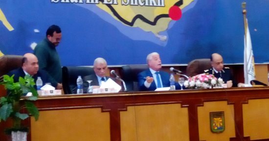 فيديو وصور ..محافظ جنوب سيناء يشدد على رؤساء المدن بمتابعة المشروعات المتعثرة