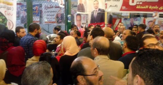 غلق باب التصويت فى انتخابات بلدية المحلة والأمن يخلى الخيمة الانتخابية 