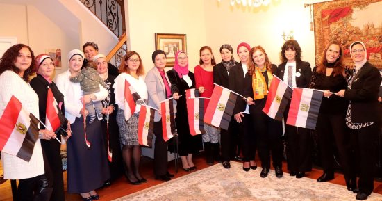 كيف نجحت وزارة الهجرة فى لم شمل الجاليات المصرية بالخارج تحت راية حب الوطن.. 55 تجمعا للمهاجرين من 33 دولة شاركوا بالمؤتمر الأول للكيانات المصرية.. المؤتمر مناسبة لتوفيق أوضاع المصريين فى الخارج وحل مشكلاتهم