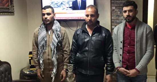 سقوط 3 أشخاص بحوزتهم تمثال فرعونى مقلد قبل بيعه لمواطن على أنه أثرى