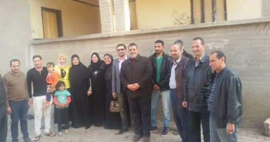 فلاحو الدقهلية يوقعون استمارة "علشان تبنيها" لدعم ترشح السيسي لفترة ثانية