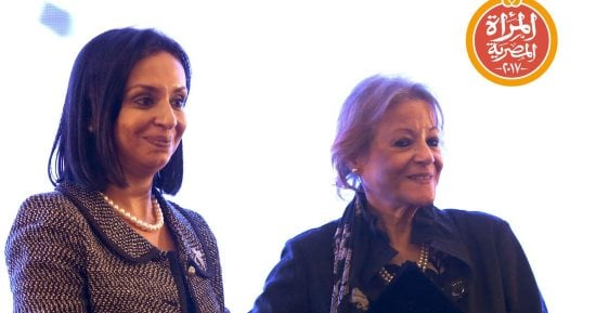 رئيسة القومى للمرأة تكرم السفيرة فايزة أبو النجا بمؤتمر المرأة المصرية