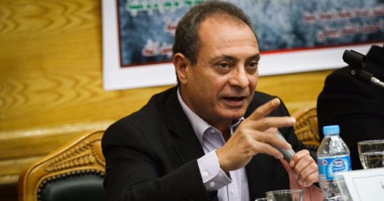حسين حمودة يعقب على خطايا تويتر: مواقع التواصل لا تلتزم بالقوانين ويجب مواجهتها
