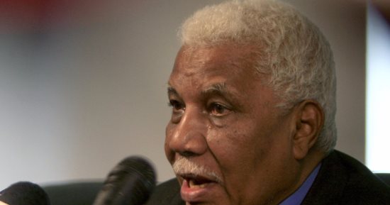 وزير إعلام السودان معزيا المصريين: على الإعلام لعب دور قوى فى مكافحة الإرهاب