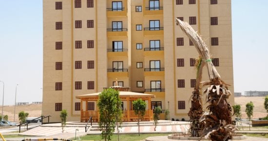 "الإسكان" تُراجع مع الجهات المعنية إجراءات تسليم الوحدات البديلة بمنطقة "الزرايب سابقا"