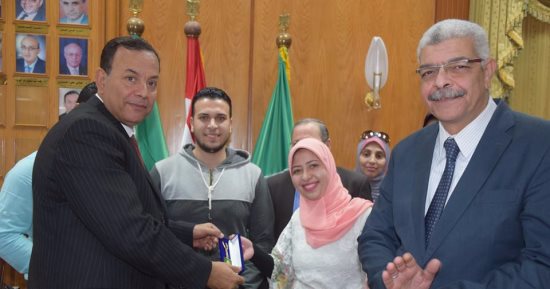 مجلس جامعة المنوفية يكرم الفريق الفائز بالمركز الأول من الجمعية اليابانية
