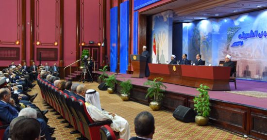 السيسى: مصر تواجه خلال الأعوام الماضية حربا للحيلولة ضد تقدم الدولة (صور)