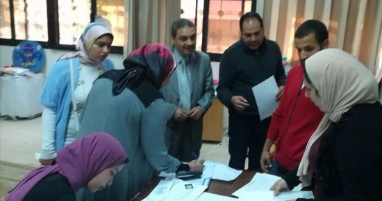 بالصور..تلقى طلبات الراغبين فى الترشح لاتحاد طلاب كلية العلوم بجامعة بورسعيد 