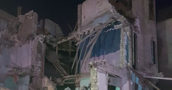 سقوط عقار بالإسكندرية بسبب غزارة الأمطار ووفاة شخص