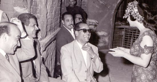 "شادية أحلى فى التمثيل ولا الغنا؟".. اعرف رأى نجيب محفوظ وكامل الشناوى