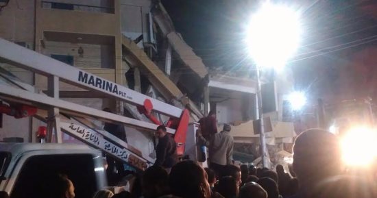 لجنة معاينة عقار الخارجة المنهار: دلائل أولية لأعمال ترميم قبل انهياره