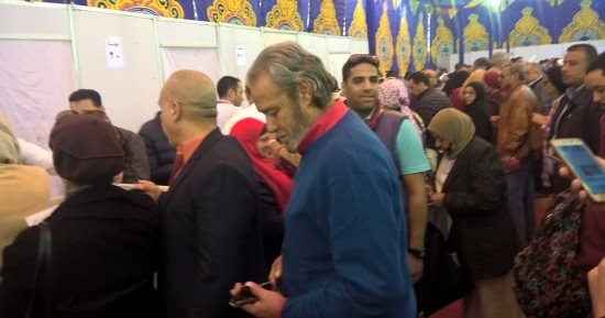 صور.. فاروق الفيشاوى وياسر ريان يصوتان فى انتخابات الأهلى