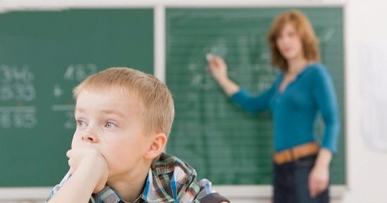 ابنك مش بيرتب الجمل صح.. اعرفى السبب والعلاج