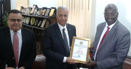 رئيس جامعة الإسكندرية يلتقى سفير جنوب السودان لتذليل مشكلات الطلاب الوافدين
