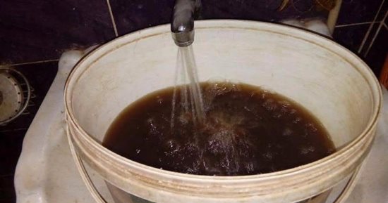 صور .. اضبط مخالفة..مياه الشرب بلون وطعم الطين فى قرى البدارى فى أسيوط